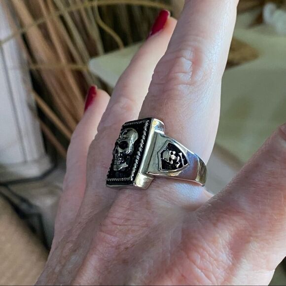Stainless Steel Skull Ring Sizes 9–12 - Picture 6 of 6